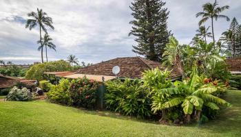 International Colony Club I condo # 22, Lahaina, Hawaii - photo 4 of 27