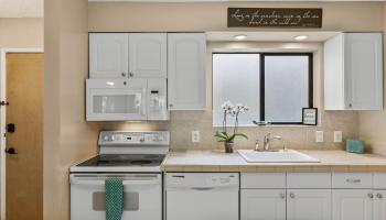 Hono Kai condo # B-17, Wailuku, Hawaii - photo 3 of 38