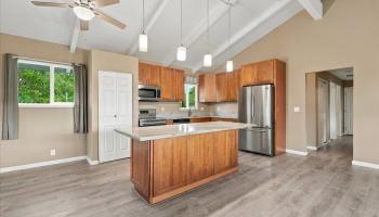 328  Kaomi Pl , Makawao/Olinda/Haliimaile home - photo 4 of 40