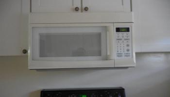 Honokowai Palms condo # A10, Lahaina, Hawaii - photo 4 of 17