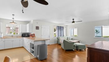 39  Hoola Hou St , Wailuku home - photo 4 of 25