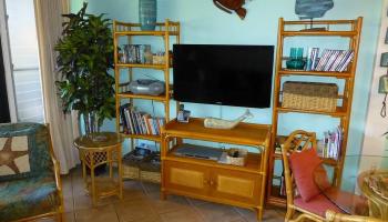 Mahina Surf condo # 207, Lahaina, Hawaii - photo 6 of 25