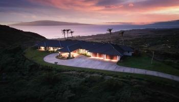 426  Wailau Pl Launiupoko, Lahaina home - photo 2 of 50