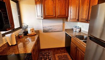 Kahana Manor condo # 315, Lahaina, Hawaii - photo 3 of 20