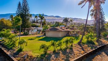 432  Kupulau Dr , Maui Meadows home - photo 2 of 23