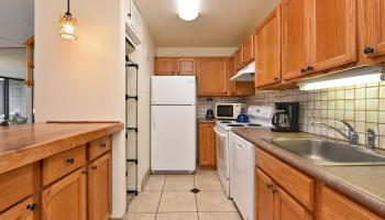 Valley Isle Resort condo # 1104B, Lahaina, Hawaii - photo 5 of 38