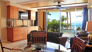 Valley Isle Resort condo # 403, Lahaina, Hawaii - photo 2 of 22 Valley Isle Resort condo # 403, Lahaina, Hawaii - photo 2 of 22