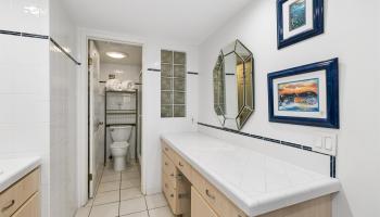 Valley Isle Resort condo # 705B, Lahaina, Hawaii - photo 6 of 27