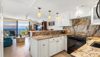 Kahana Reef condo # 407, Lahaina, Hawaii - photo 3 of 34