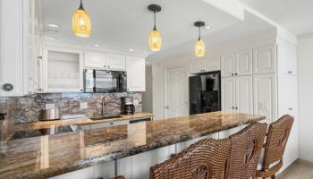 Kahana Reef condo # 407, Lahaina, Hawaii - photo 4 of 32