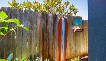 46  Puakou Pl Upper Paia, Spreckelsville/Paia/Kuau home - photo 2 of 50