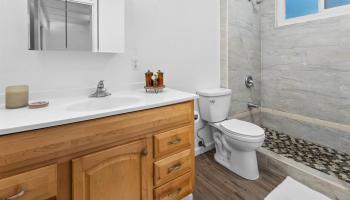 Puuone Gardens condo # 6, Wailuku, Hawaii - photo 5 of 17