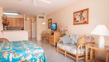 Lahaina Shores condo # 218, Lahaina, Hawaii - photo 5 of 21