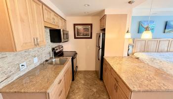 Lahaina Shores condo # 320, Lahaina, Hawaii - photo 4 of 41