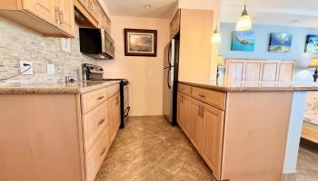 Lahaina Shores condo # 320, Lahaina, Hawaii - photo 5 of 41