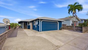 502  Hilinai St Waiehu, Wailuku home - photo 2 of 47