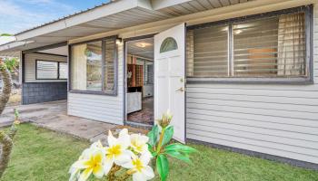557  Maalo St , Kahului home - photo 2 of 39