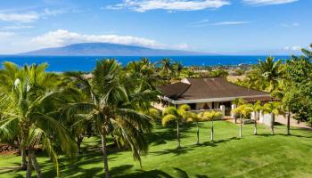 56  WILI OKAI Way Puunoa, Lahaina home - photo 2 of 30