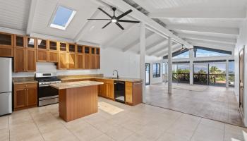 561  Kaleo Dr , Maui Meadows home - photo 3 of 33