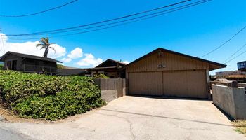 570  Linekona Pl , Wailuku home - photo 3 of 23