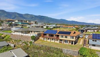 572  Liholiho St , Wailuku home - photo 4 of 44