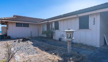 582  Liholiho St , Wailuku home - photo 4 of 50