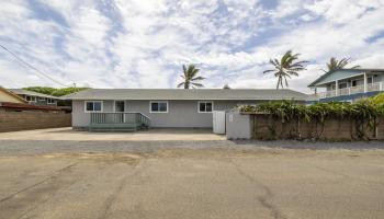 585  Linekona Pl , Wailuku home - photo 2 of 35