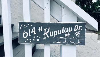 614  Kupulau Pl , Maui Meadows home - photo 2 of 32