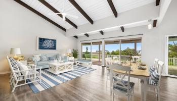 614  Kupulau Pl , Maui Meadows home - photo 4 of 48