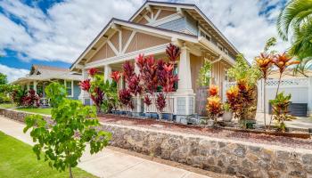 637  Hoe Kawele Ln , Lahaina home - photo 2 of 46