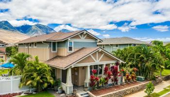 637  Hoe Kawele Ln , Lahaina home - photo 4 of 46