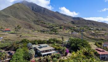 676  Kai Hele Ku St Launiupoko, Lahaina home - photo 2 of 45