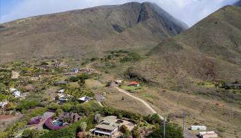 676  Kai Hele Ku St Launiupoko, Lahaina home - photo 3 of 45