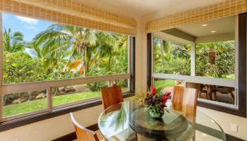 70  Wailau Pl Launiupoko, Lahaina home - photo 2 of 36