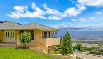 715  Uluhea Way Wailuku Heights, Wailuku home - photo 2 of 50