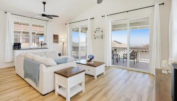 72  Kupaloke St , Wailuku home - photo 2 of 49