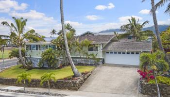 726  Wailupe Dr Waiehu, Wailuku home - photo 2 of 30