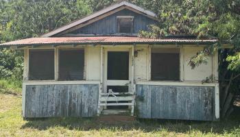 7308  Kamehameha V Hwy Ualapue, Molokai home - photo 4 of 18
