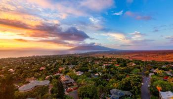 758  Lanina Pl , Maui Meadows home - photo 3 of 40