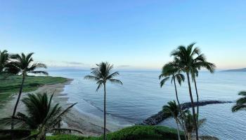 Menehune Shores condo # 618, Kihei, Hawaii - photo 4 of 13