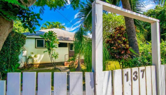 137  Apo Pl Paia Town, Spreckelsville/Paia/Kuau home - photo 1 of 19