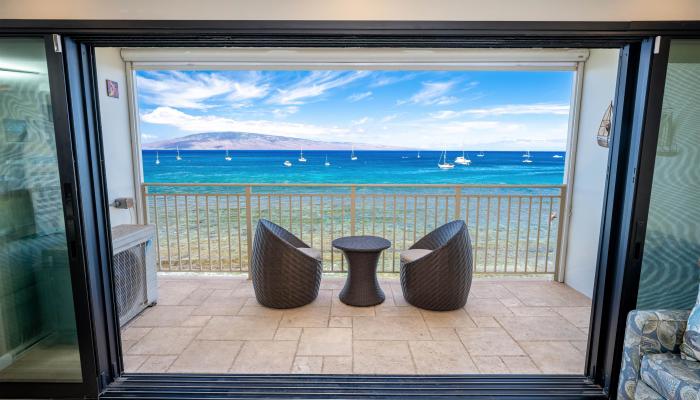 Lahaina Roads condo # 408, Lahaina, Hawaii - photo 1 of 28