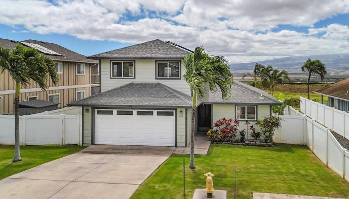 165  Kamahao Cir , Wailuku home - photo 1 of 38