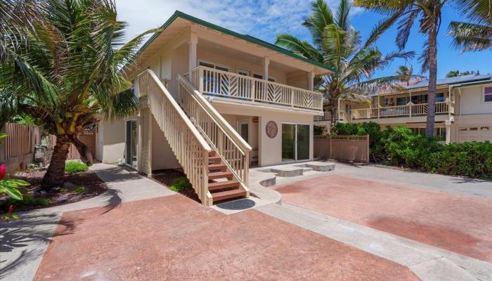 167  Lower Waiehu Beach Rd , Wailuku home - photo 1 of 38