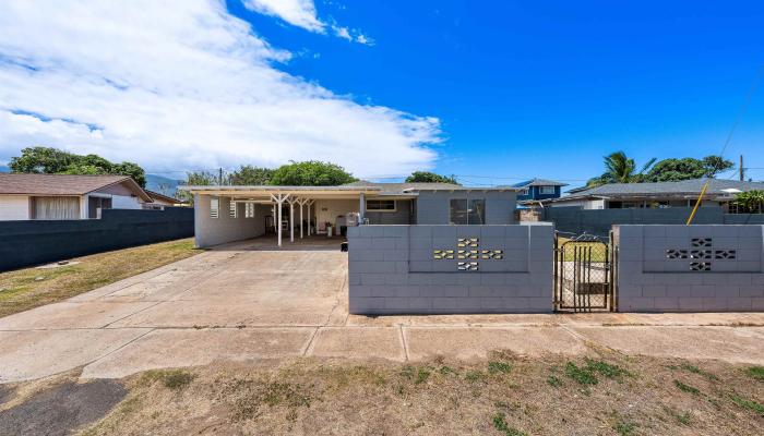 174  Kauai St , Kahului home - photo 1 of 13