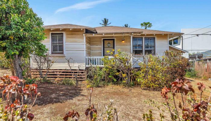 1982  Kalawi Pl , Wailuku home - photo 1 of 20