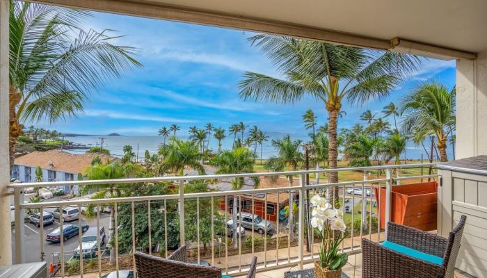 Island Surf condo # 512, Kihei, Hawaii - photo 1 of 38