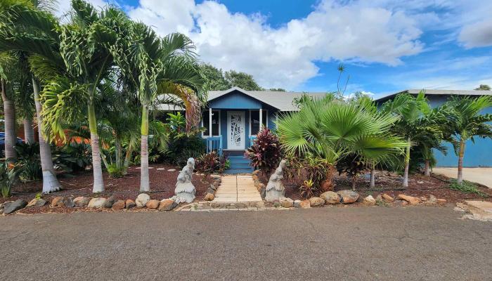 27  Nanialii Pl , Kihei home - photo 1 of 24