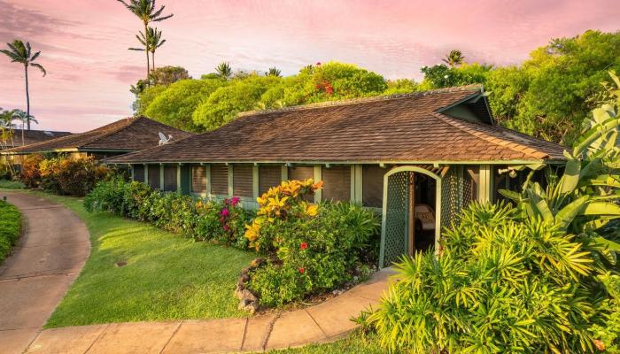 International Colony Club I condo # 4, Lahaina, Hawaii - photo 1 of 43