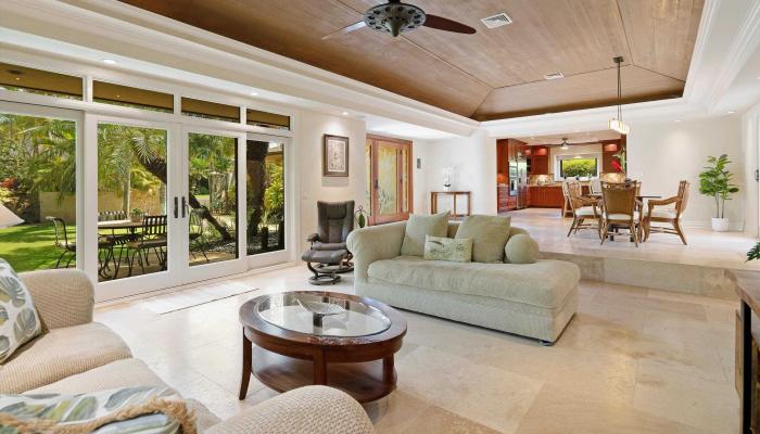30  Hoawaa Way Keawakapu Beach, Wailea/Makena home - photo 1 of 47
